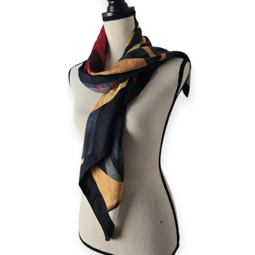 Vintage Metropolitan Museum Of Art "I Saw the Figure 5" Silk Scarf - Picture 6 of 12